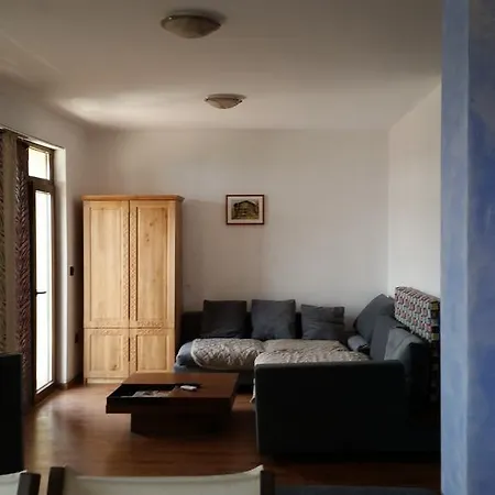 Dara Πανσιόν Tsarevo