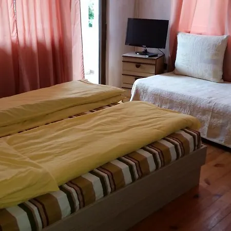 Πανσιόν Dara