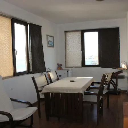 Dara Πανσιόν