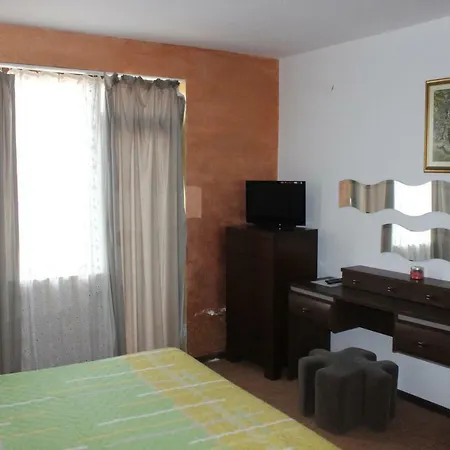 Πανσιόν Dara 2*