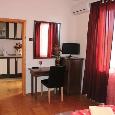 Πανσιόν Dara 2*