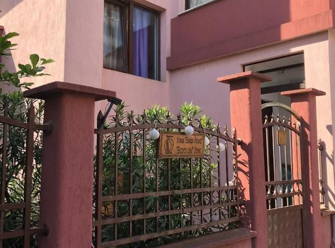 Dara Pensiune Țarevo